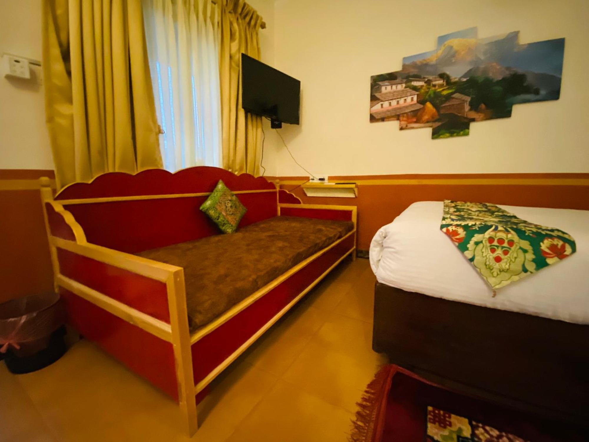 Three Jewels Boutique Hotel Покхара Экстерьер фото